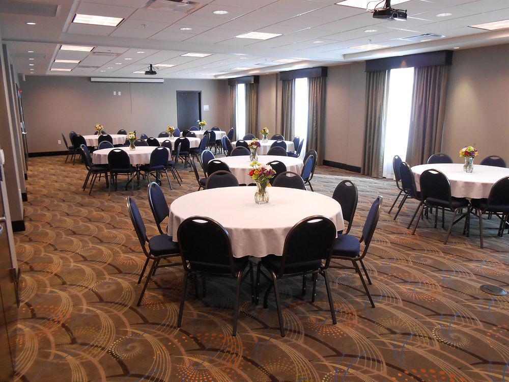 Holiday Inn Express & Suites Overland Park By Ihg מראה חיצוני תמונה