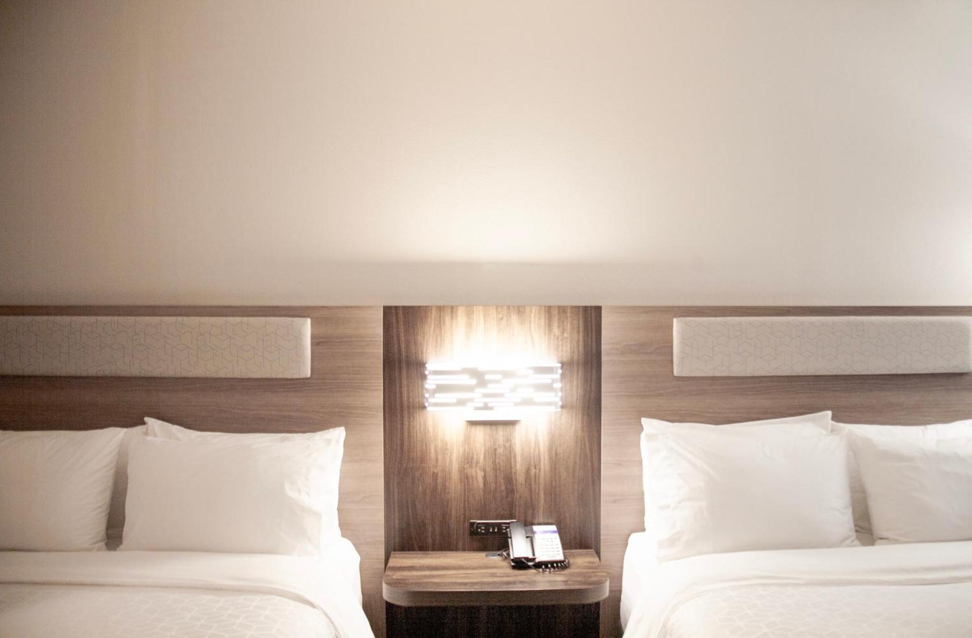 Holiday Inn Express & Suites Overland Park By Ihg מראה חיצוני תמונה