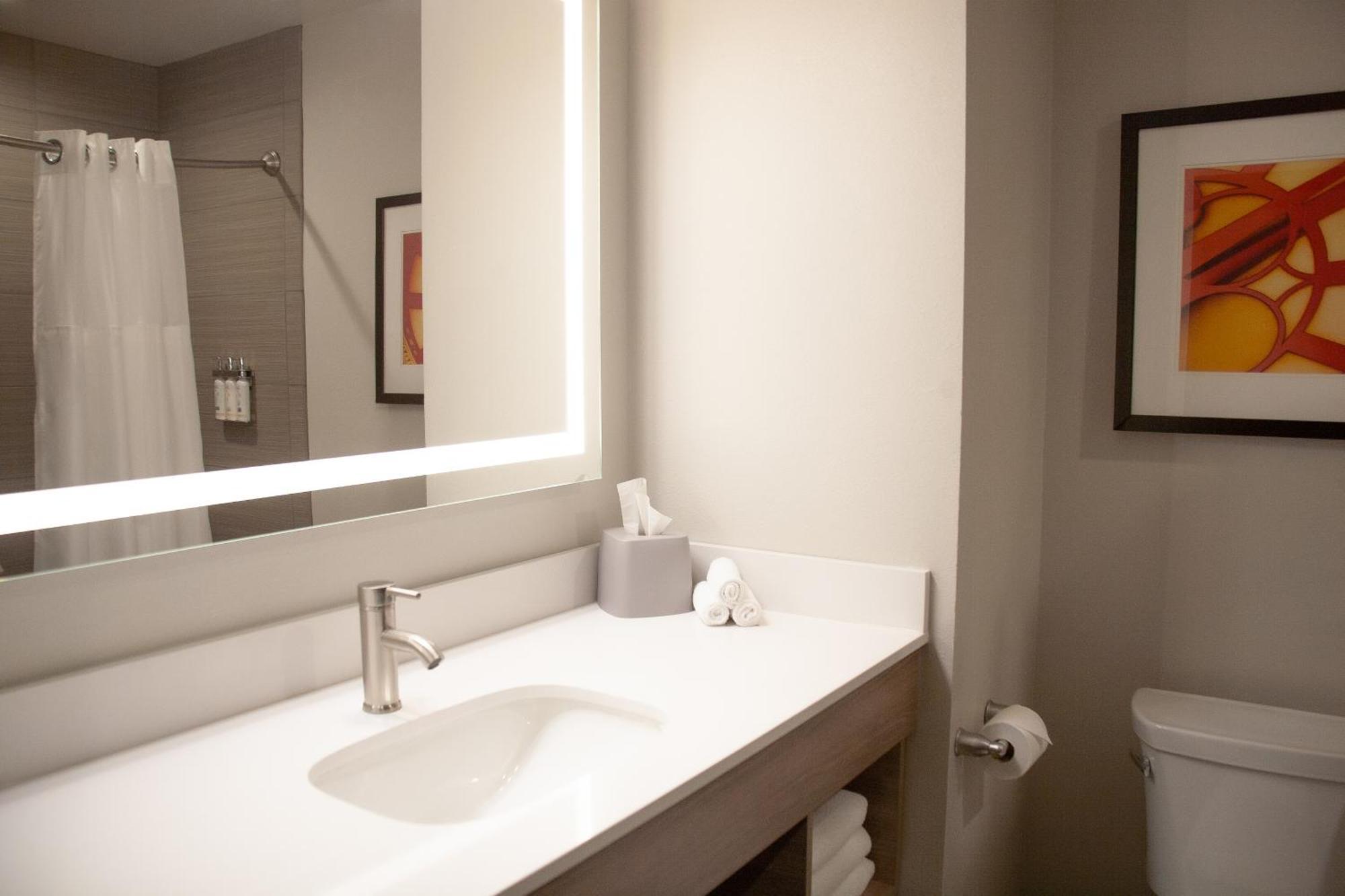 Holiday Inn Express & Suites Overland Park By Ihg מראה חיצוני תמונה