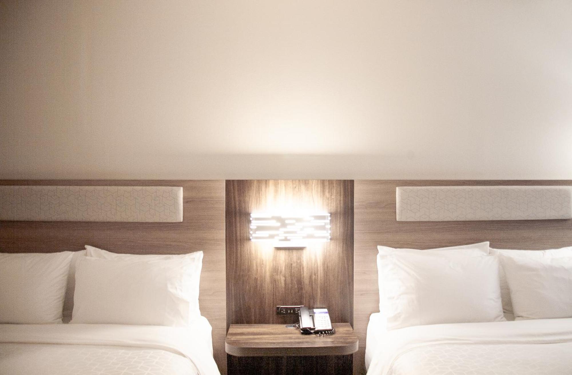 Holiday Inn Express & Suites Overland Park By Ihg מראה חיצוני תמונה