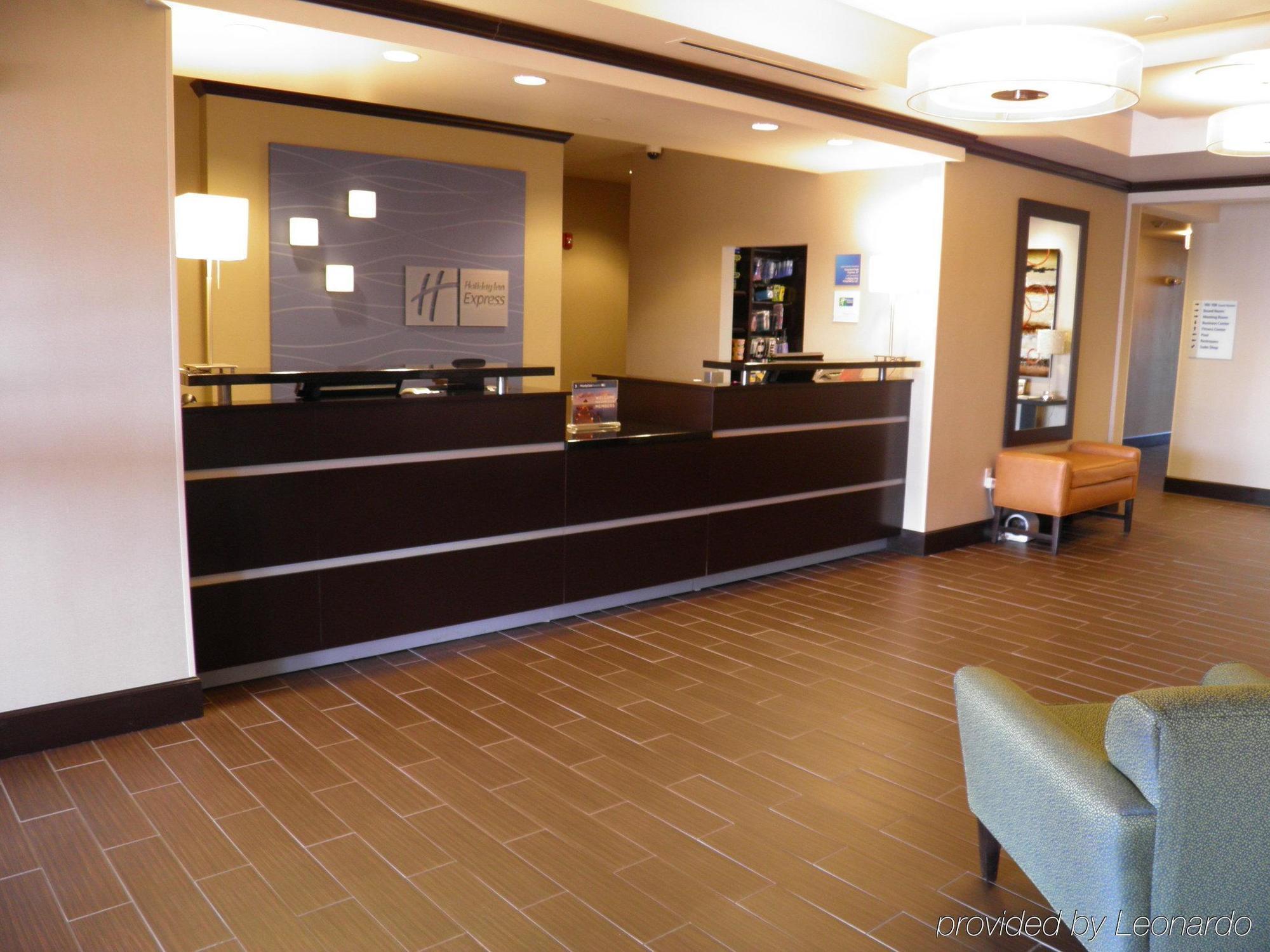 Holiday Inn Express & Suites Overland Park By Ihg מראה חיצוני תמונה