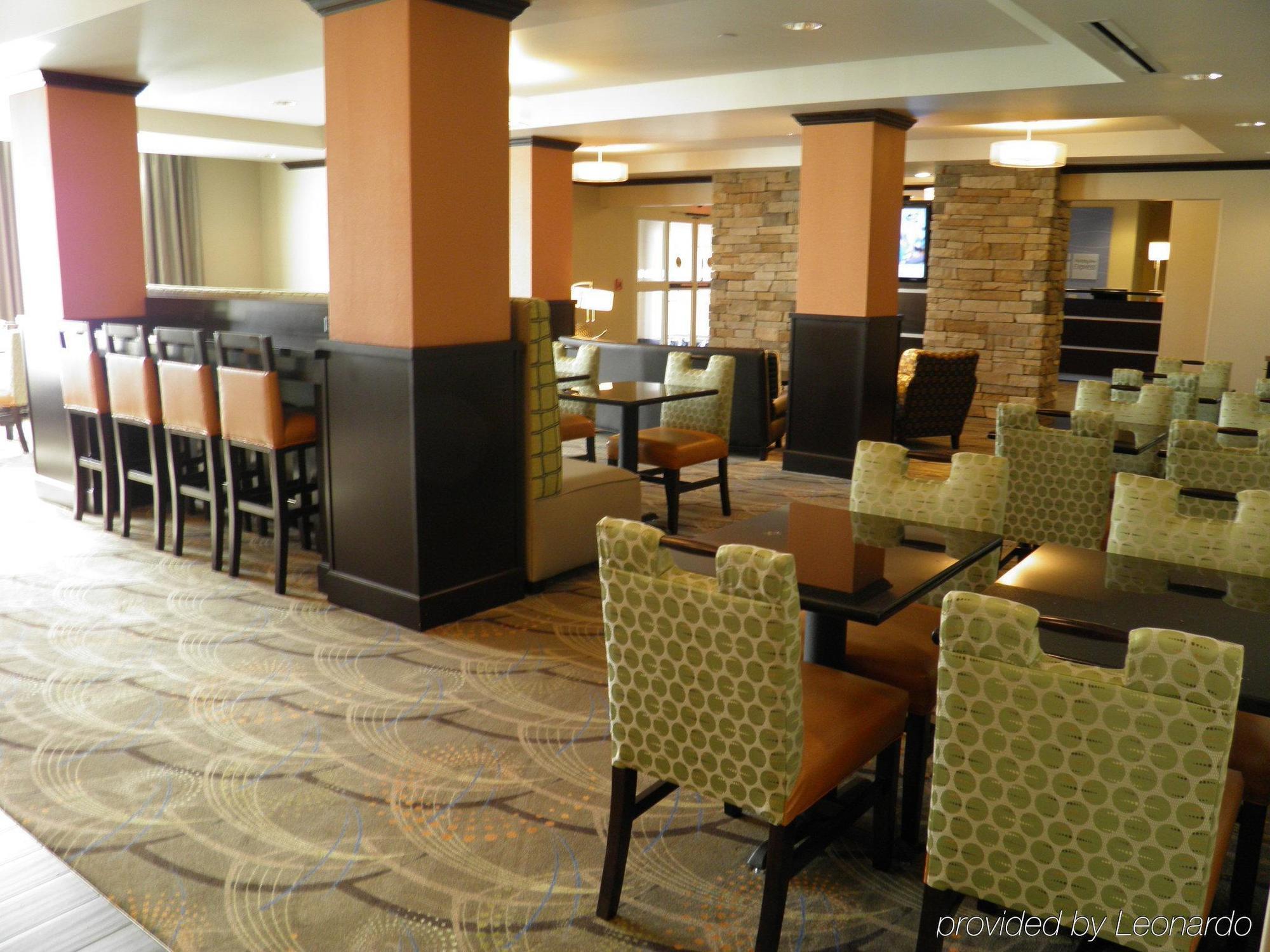 Holiday Inn Express & Suites Overland Park By Ihg מראה חיצוני תמונה