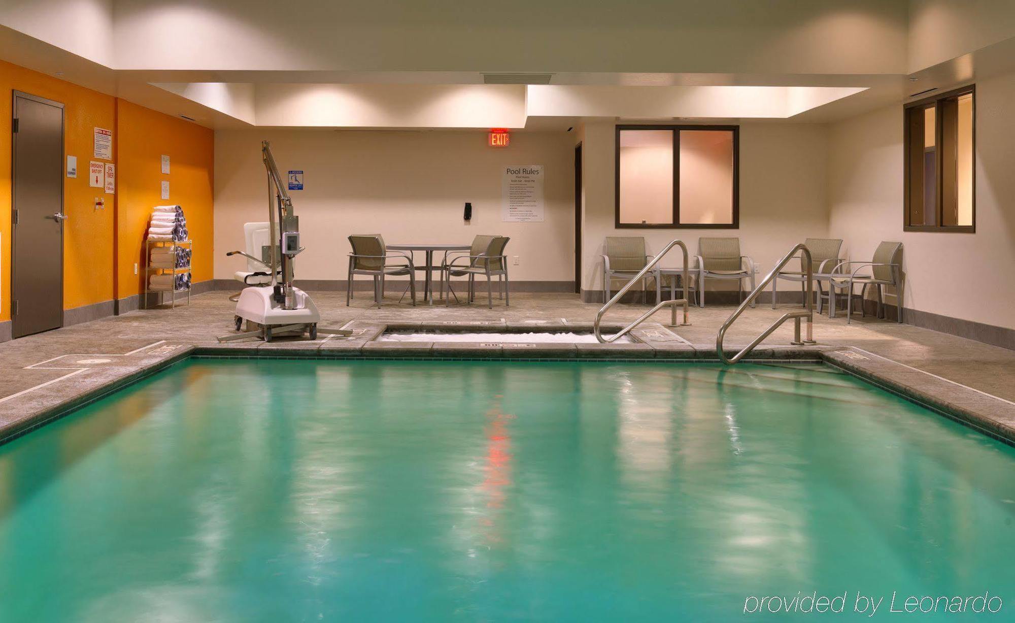 Holiday Inn Express & Suites Overland Park By Ihg מראה חיצוני תמונה