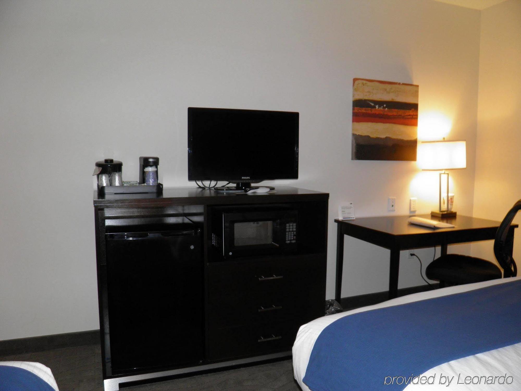 Holiday Inn Express & Suites Overland Park By Ihg מראה חיצוני תמונה