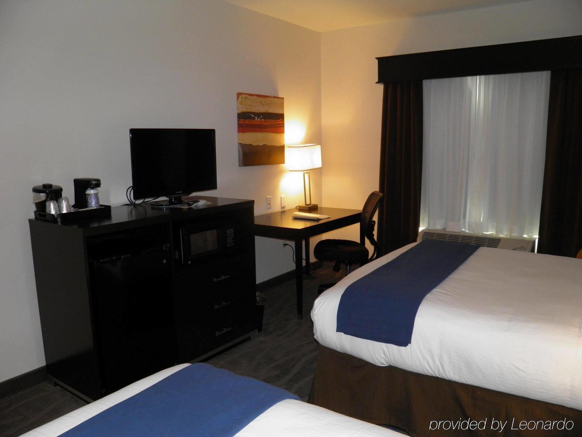 Holiday Inn Express & Suites Overland Park By Ihg מראה חיצוני תמונה